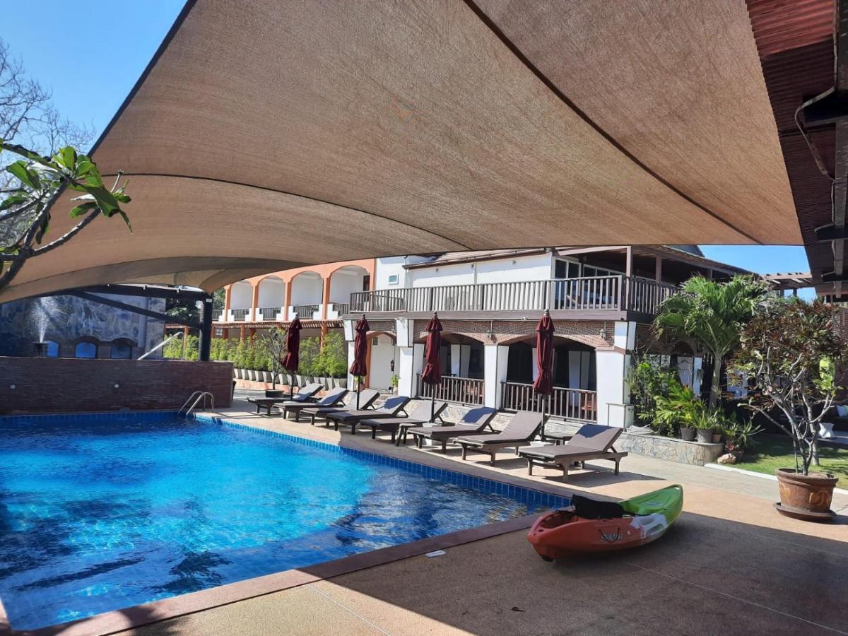 Palm Beach Resort Pran Buri Bagian luar foto