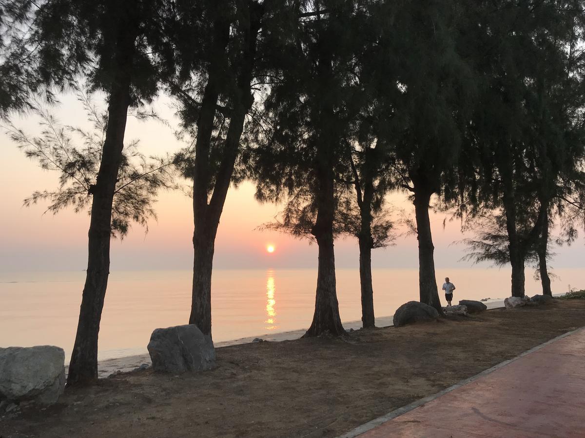 Palm Beach Resort Pran Buri Bagian luar foto