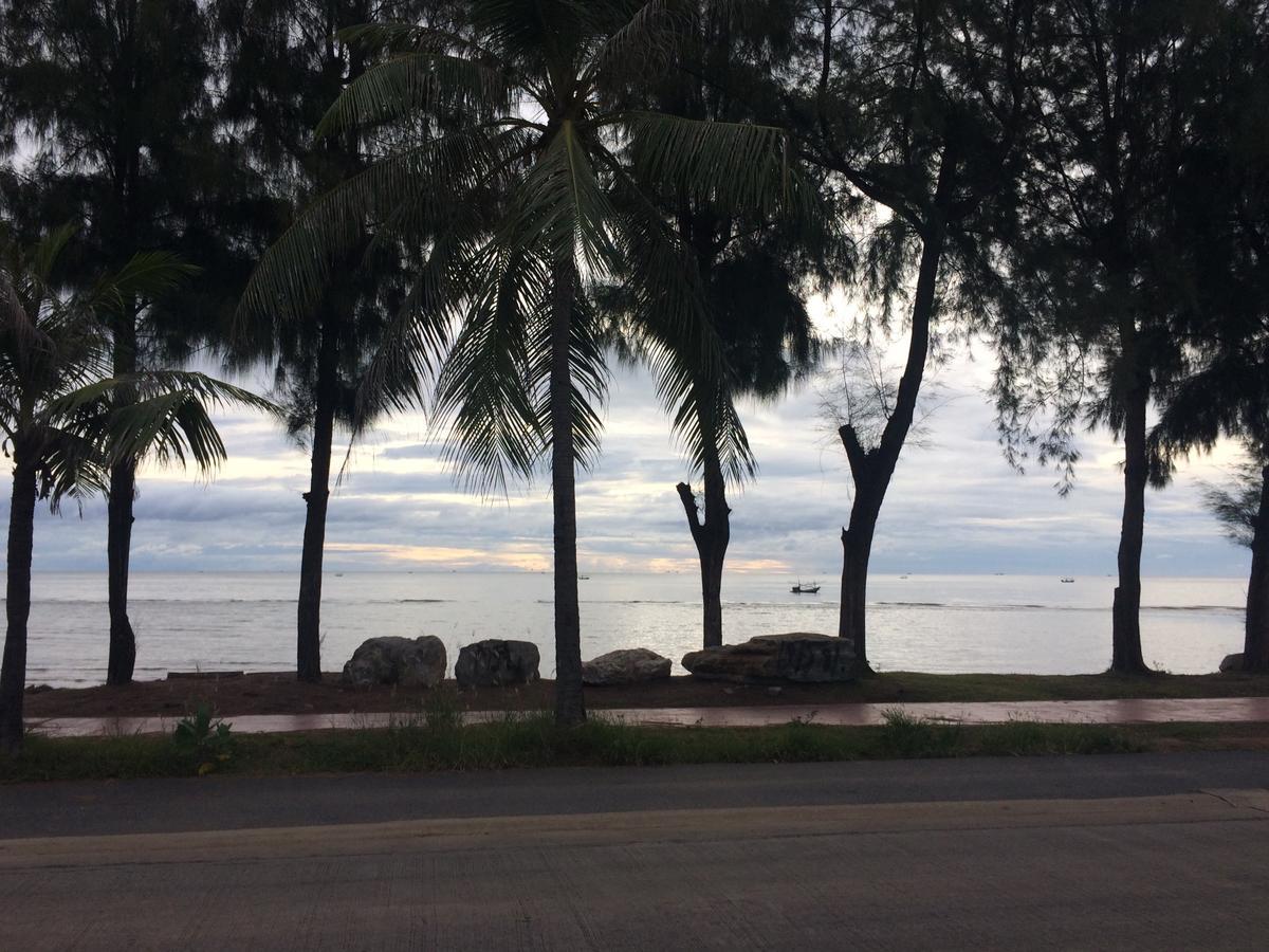 Palm Beach Resort Pran Buri Bagian luar foto